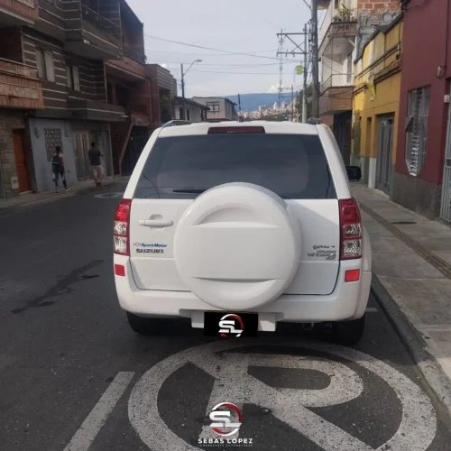 5-Suzuki_Grand_Vitara_2010